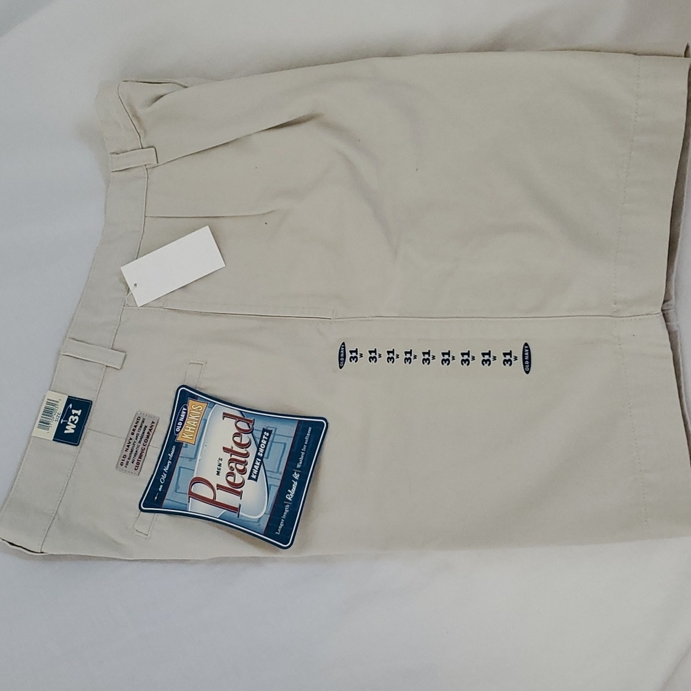Old Navy Pleated Men's Khaki Shorts